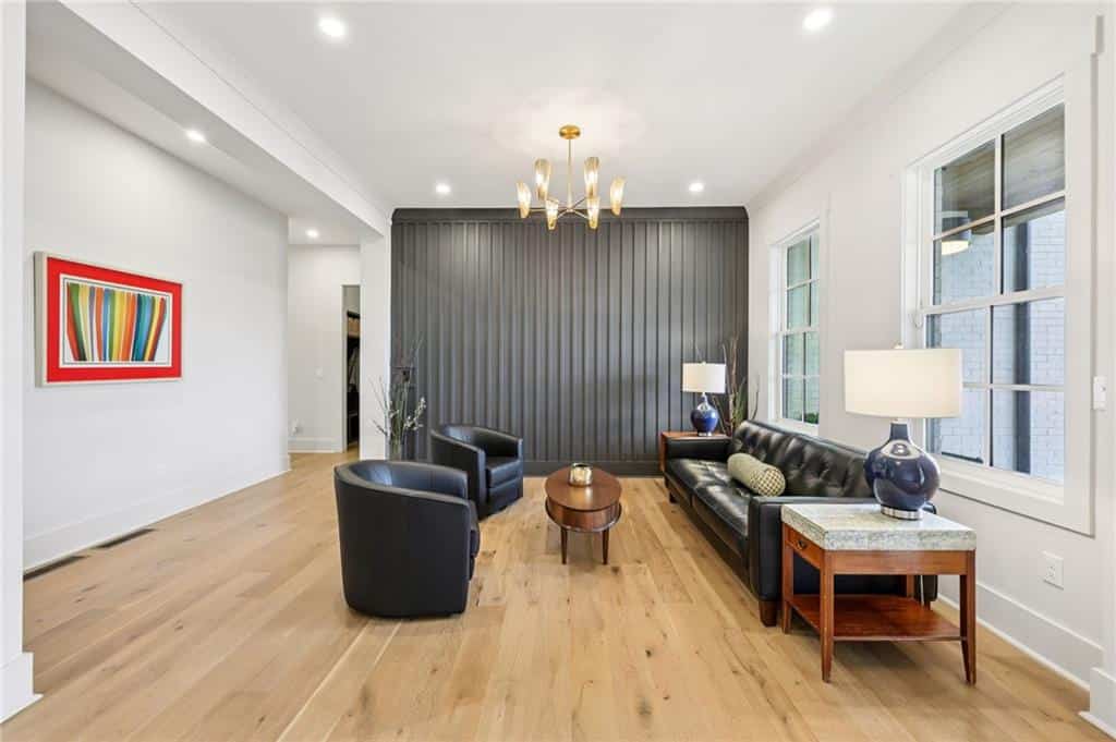 Listing photo 6