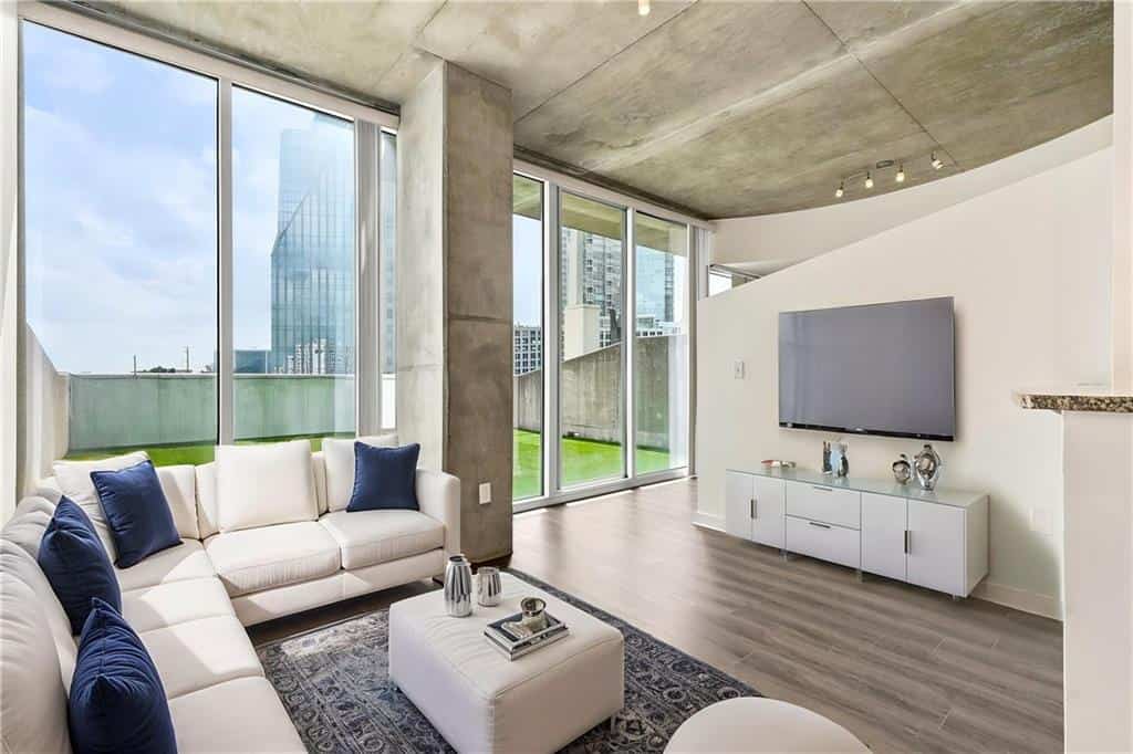 Listing photo 6