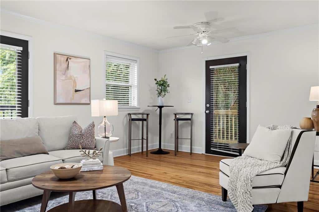 Listing photo 6