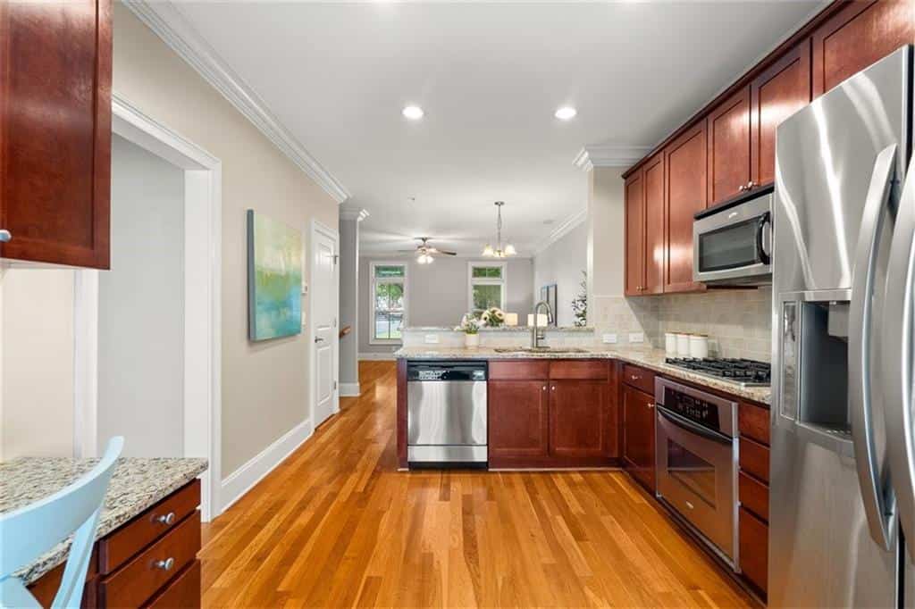 Listing photo 6