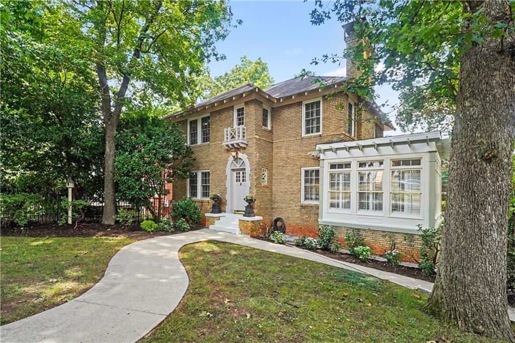Listing photo 3