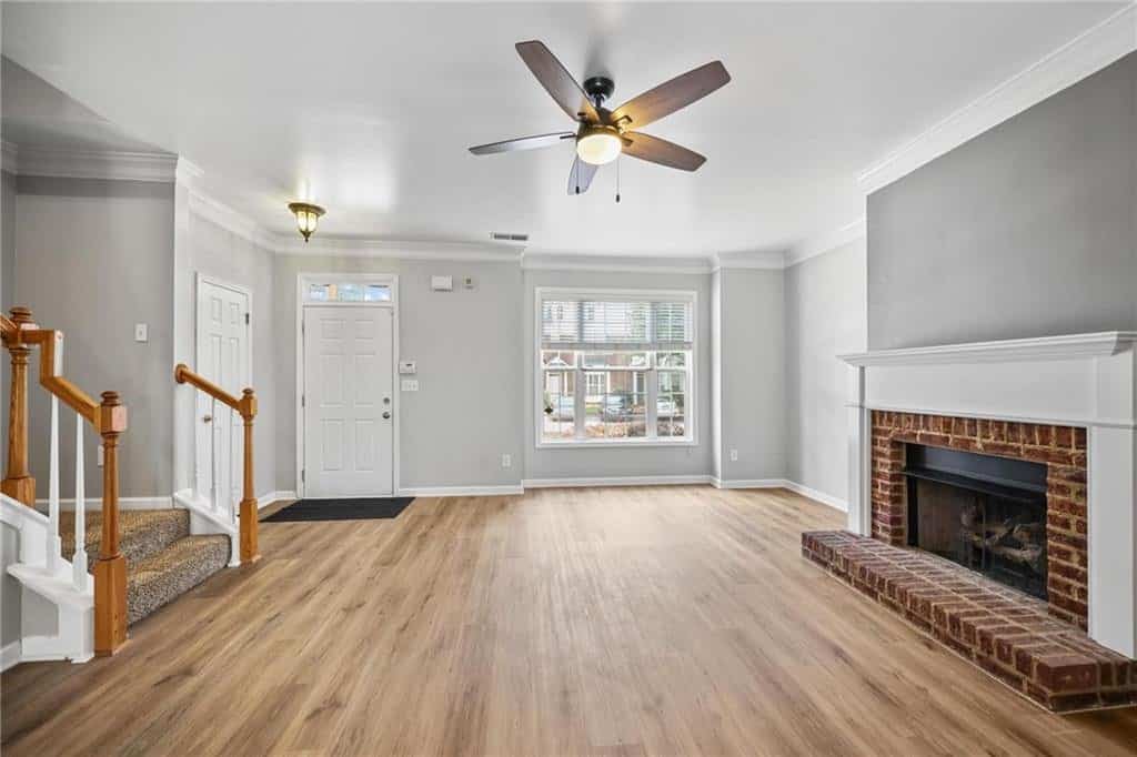 Listing photo 6