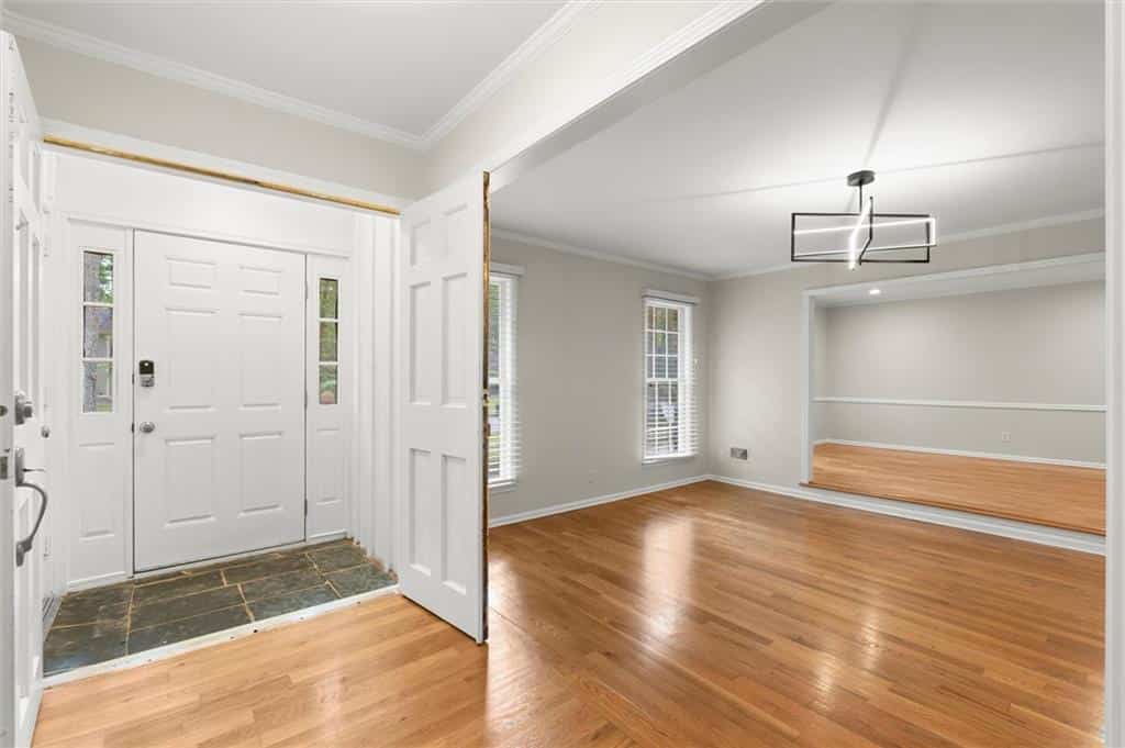 Listing photo 6