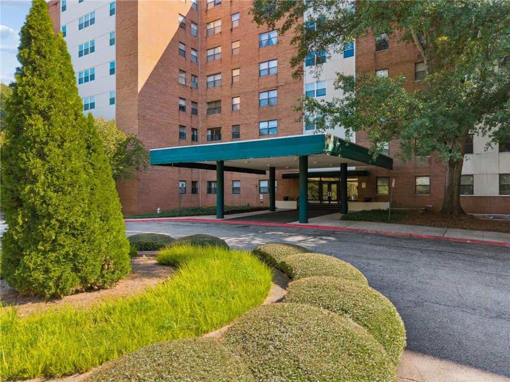 2965 S Pharr Court South Court NW 219 #219, Atlanta, GA 30305