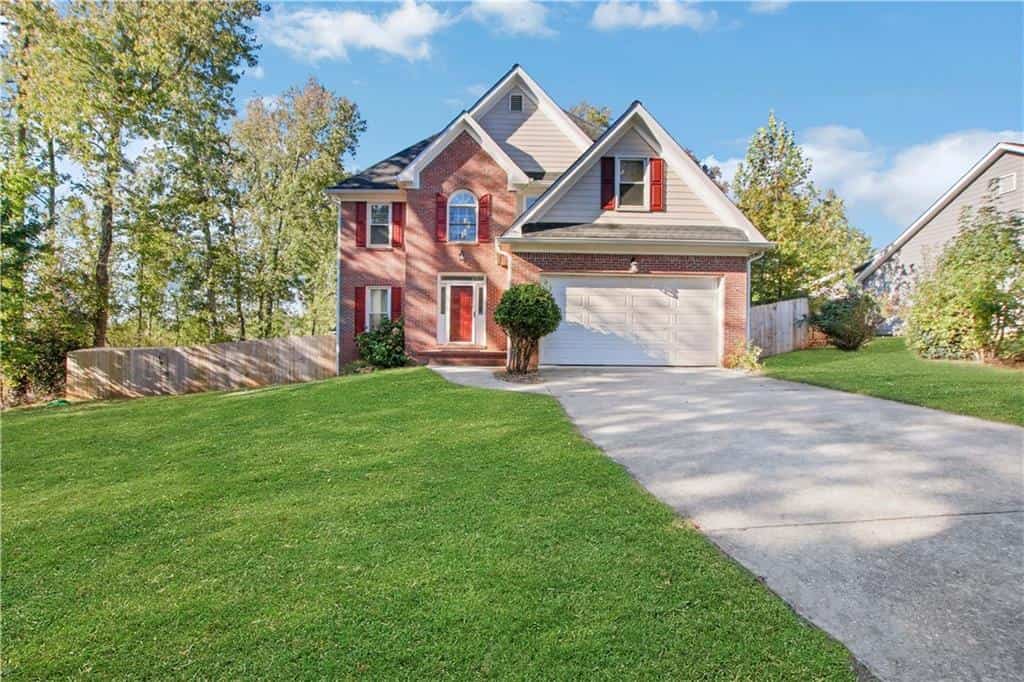 5803 Silverthorn Drive, Flowery Branch, GA 30542
