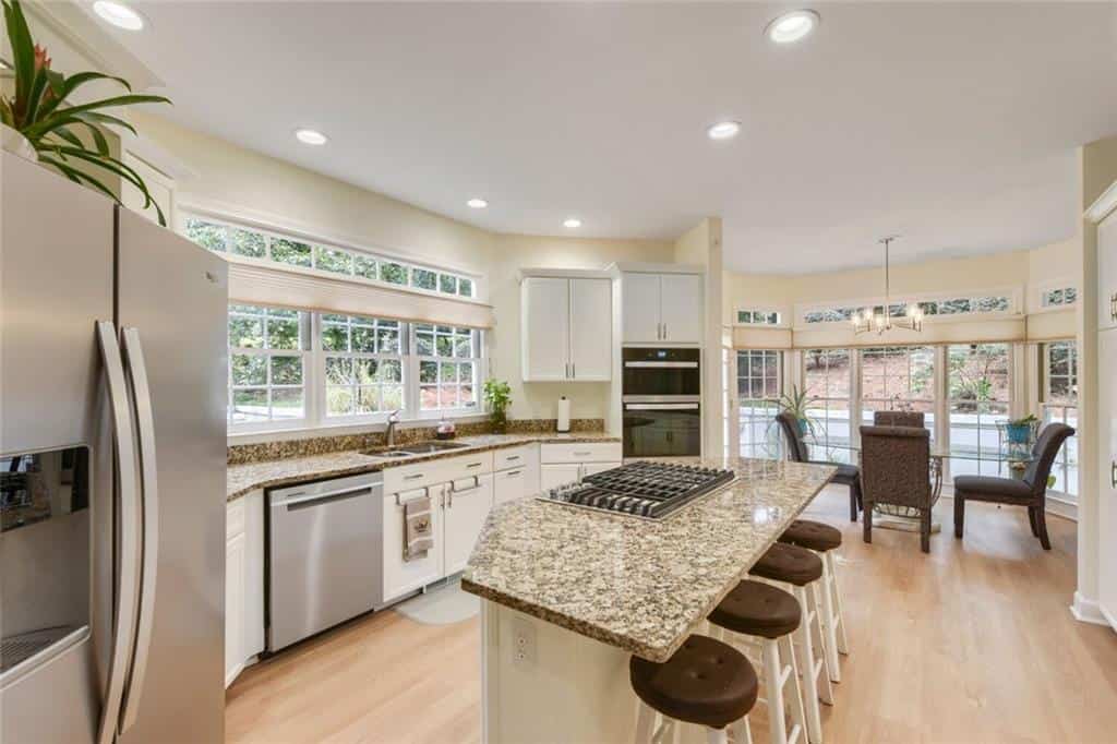 Listing photo 6