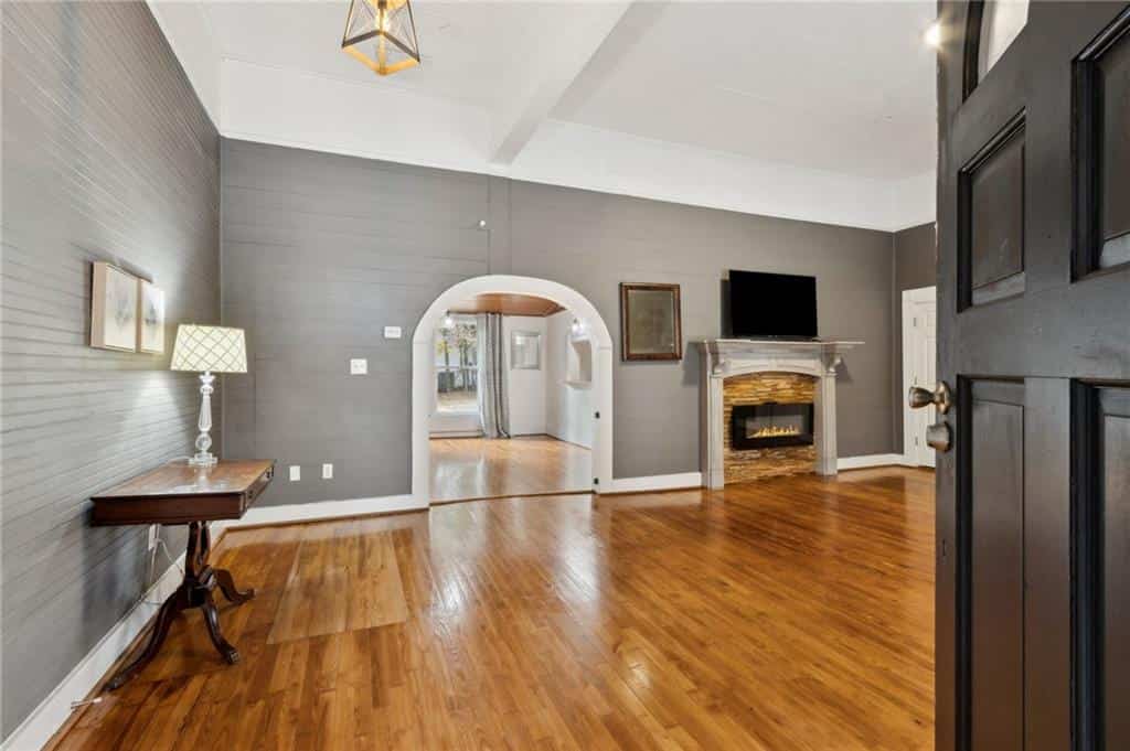 Listing photo 6