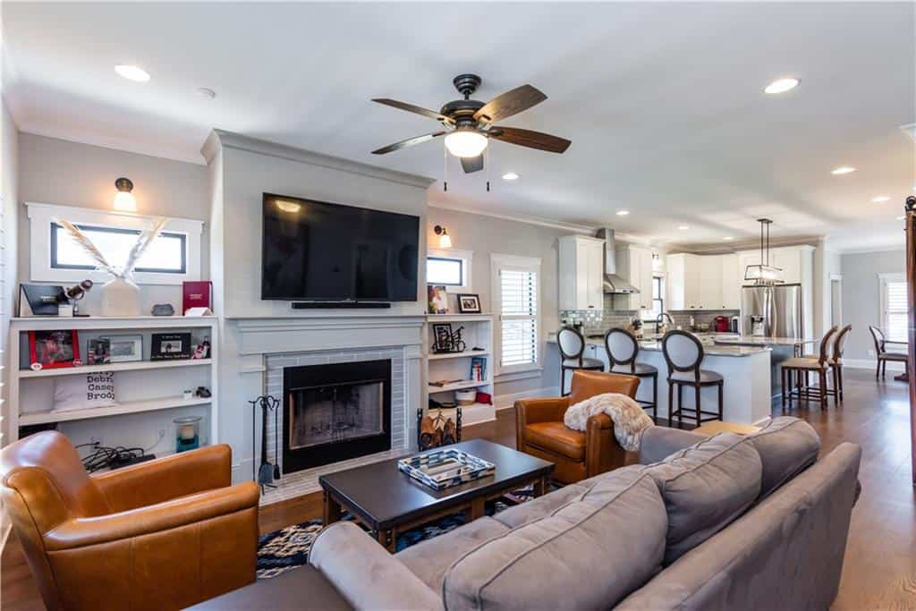 Listing photo 6