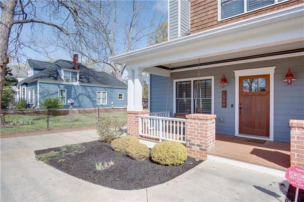 Listing photo 4