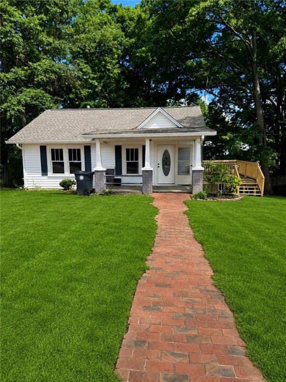 Listing photo 2