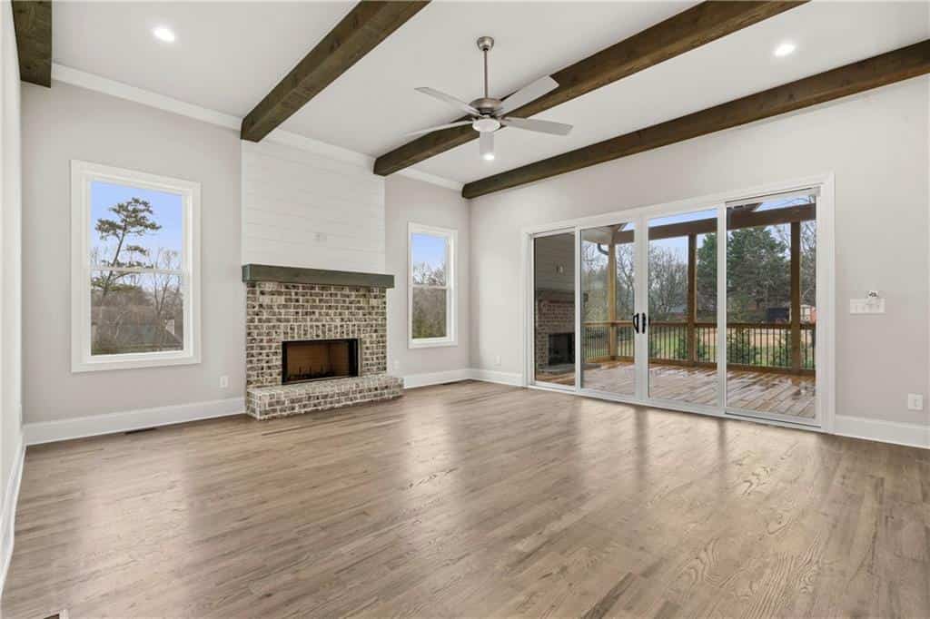 Listing photo 6