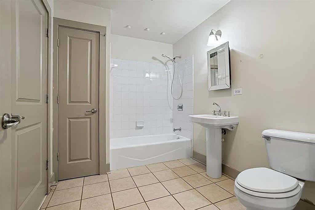 Listing photo 6
