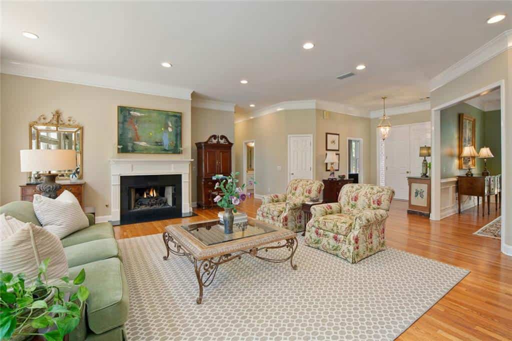 Listing photo 6