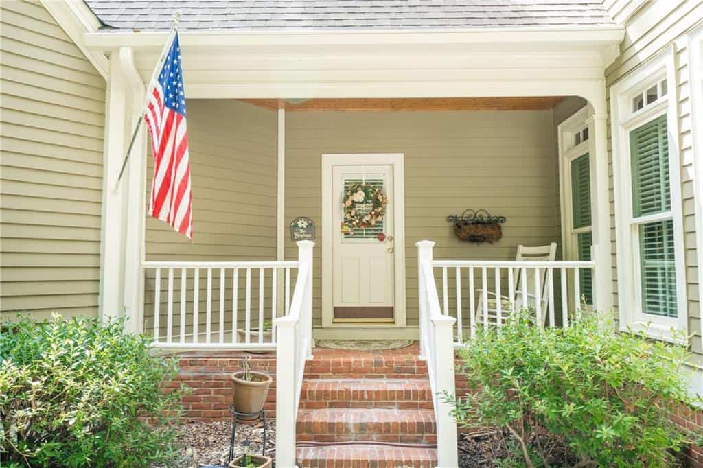 Listing photo 6