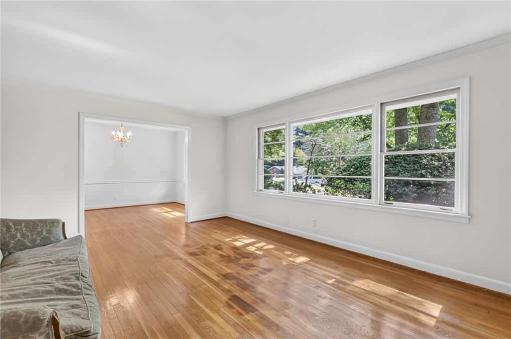 Listing photo 6