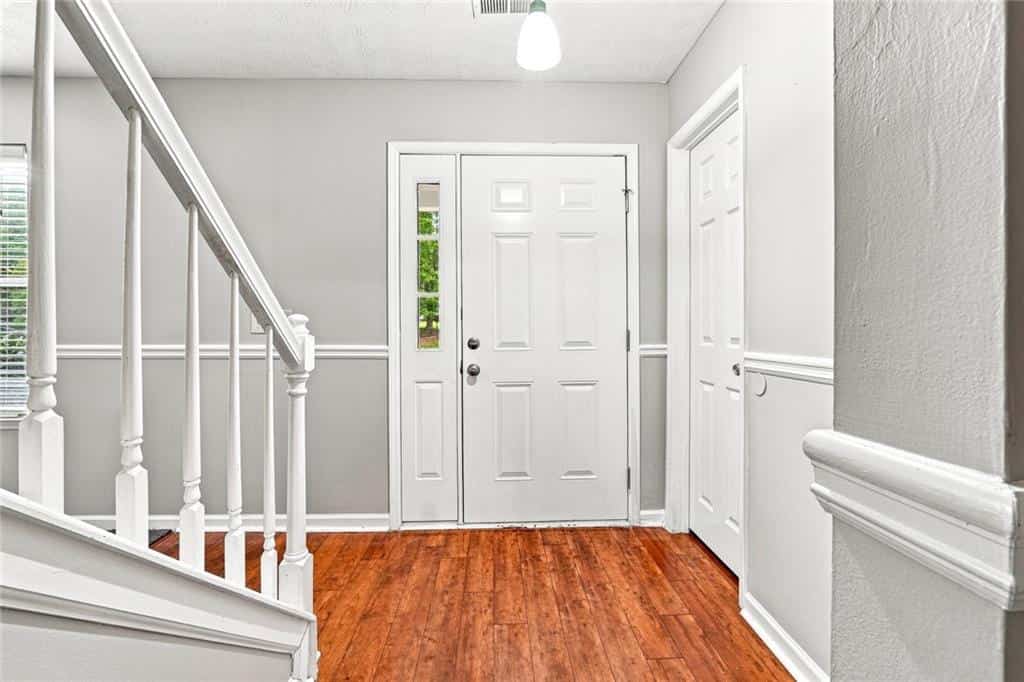 Listing photo 6