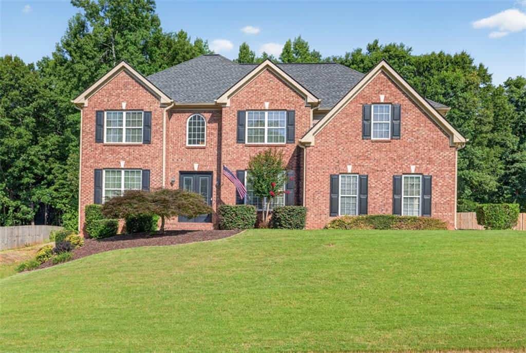 202 Prestwick Drive, Hoschton, GA 30548