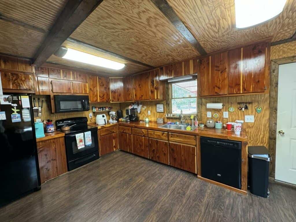 Listing photo 6