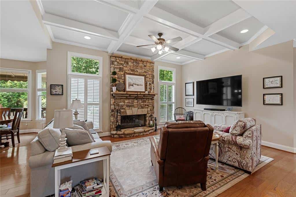 Listing photo 6