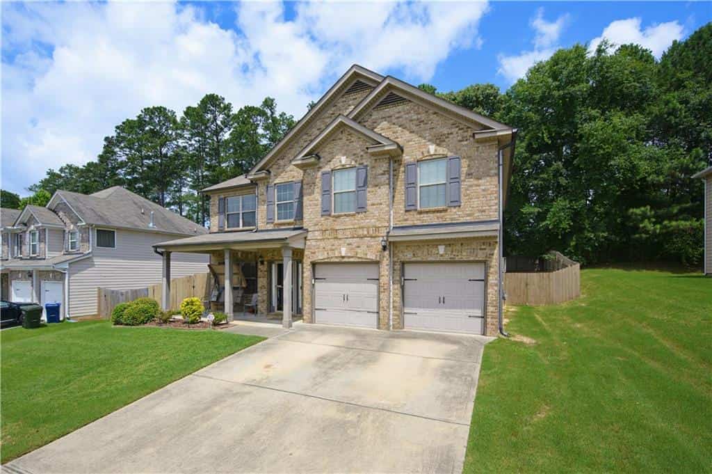 Listing photo 2