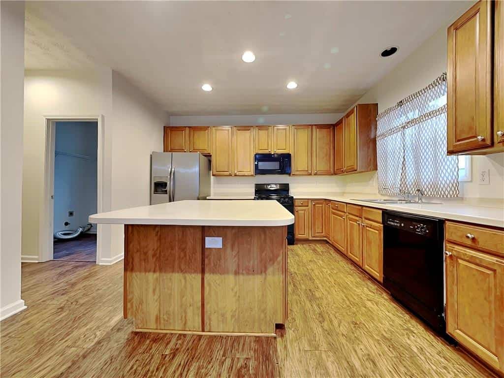 Listing photo 6