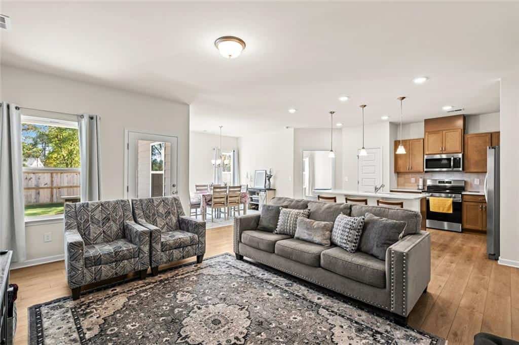 Listing photo 6