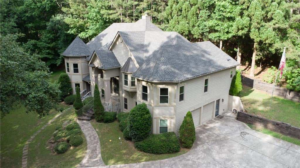 Listing photo 2