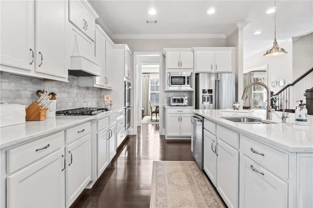 Listing photo 6