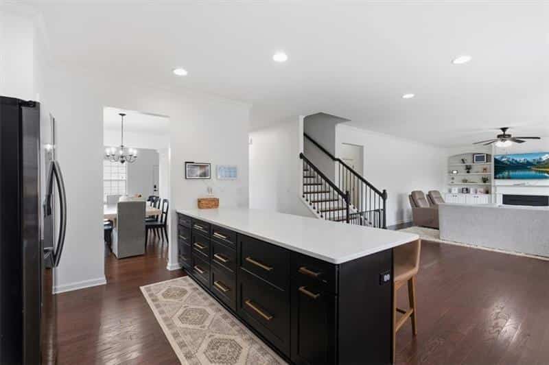 Listing photo 6
