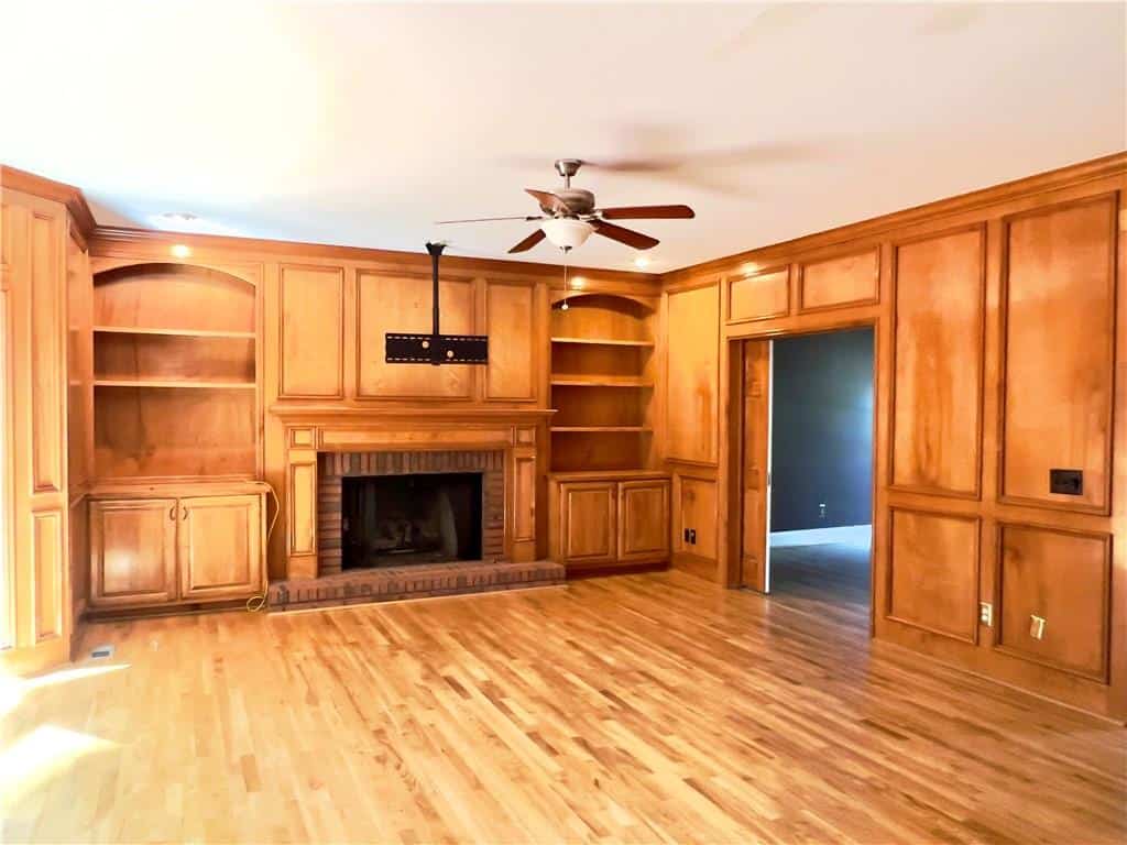 Listing photo 6