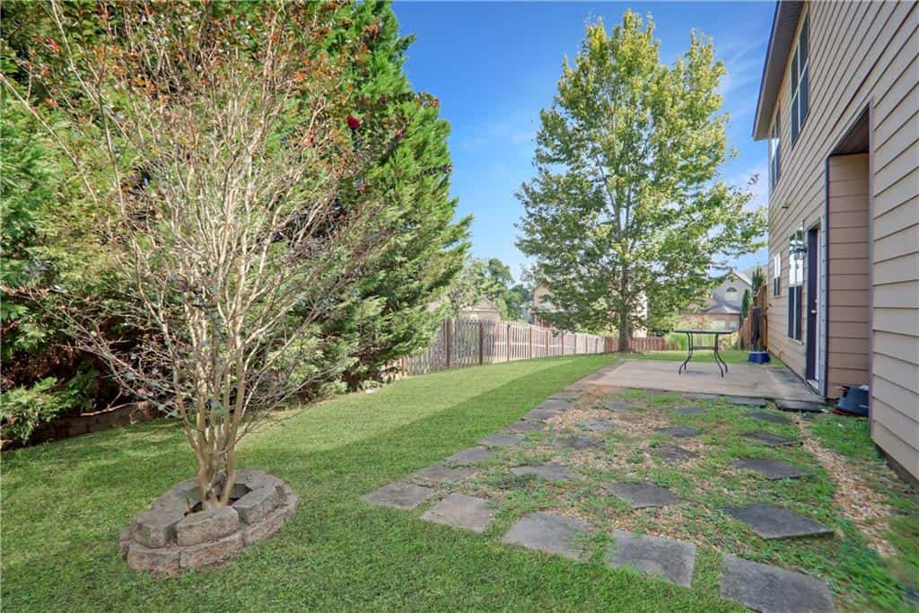 Listing photo 4