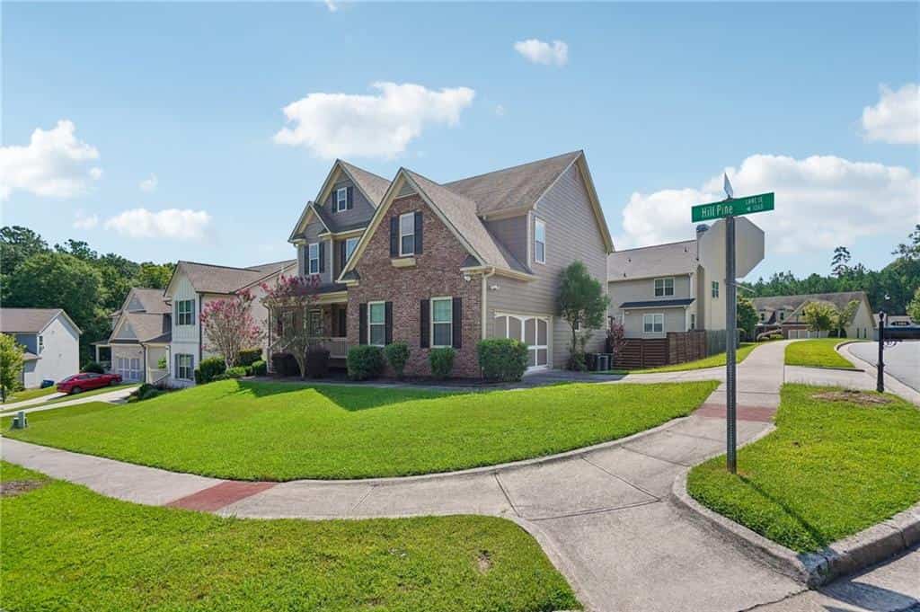 Listing photo 3