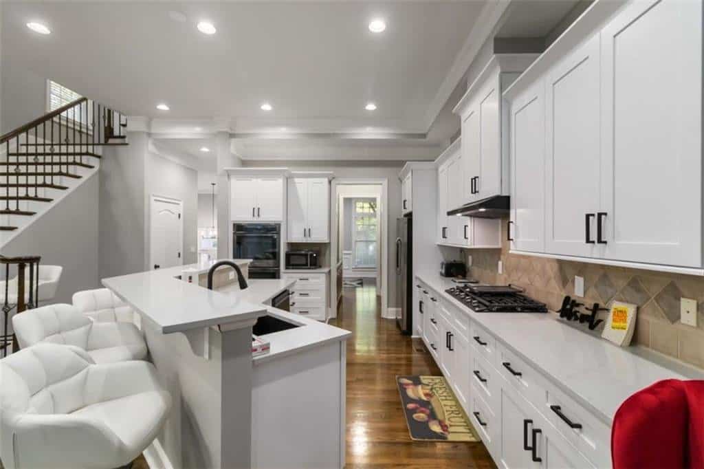 Listing photo 6
