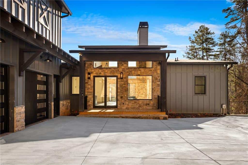 Listing photo 6