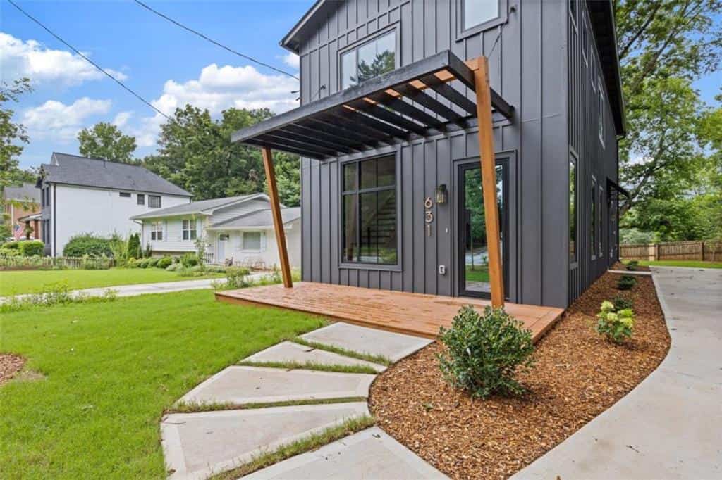 Listing photo 3