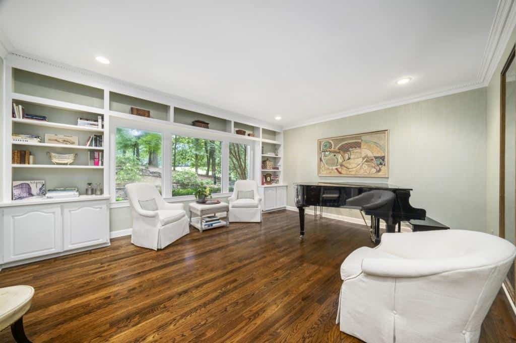 Listing photo 6