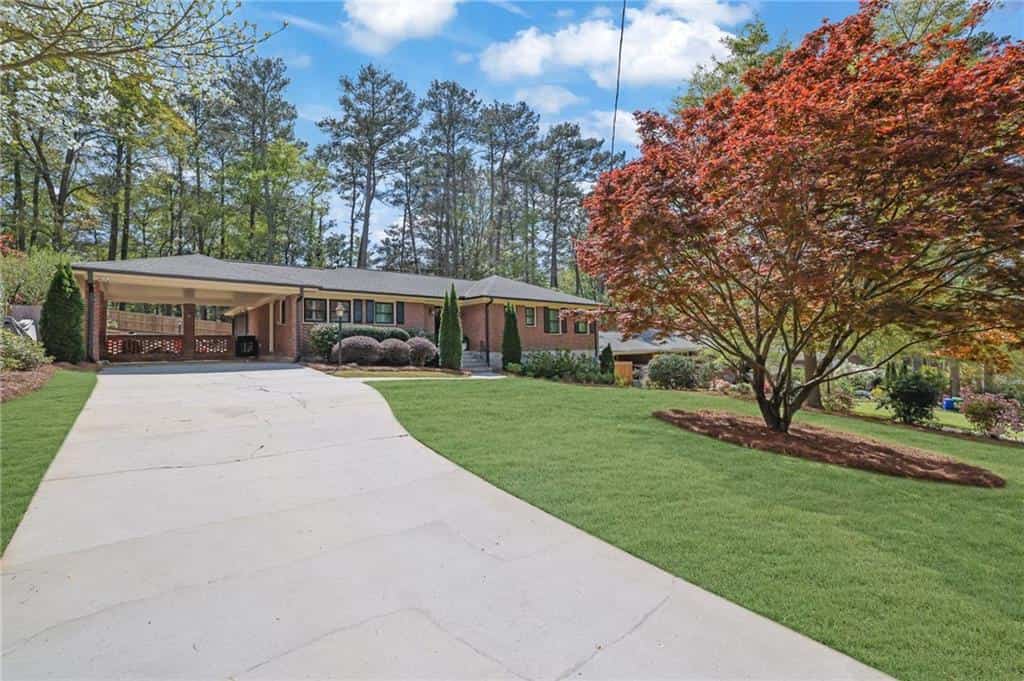 Listing photo 3