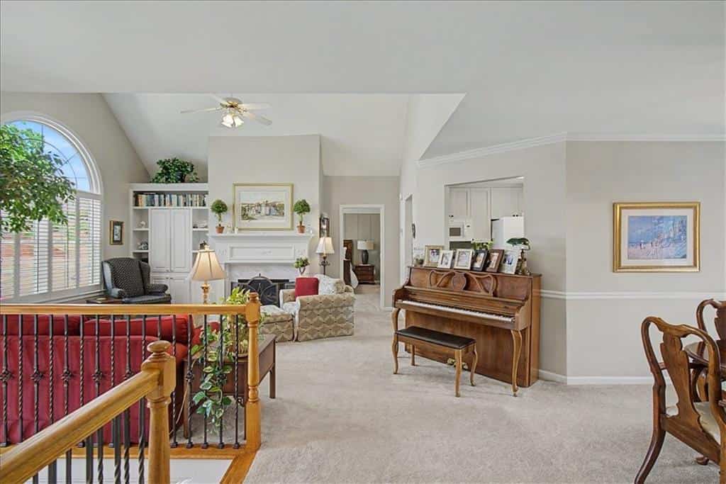 Listing photo 6