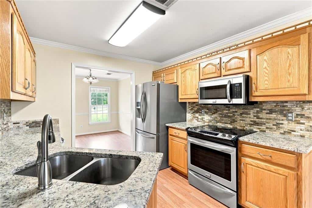Listing photo 3