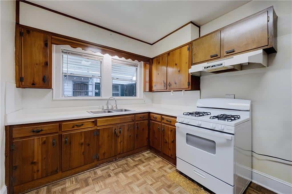 Listing photo 6