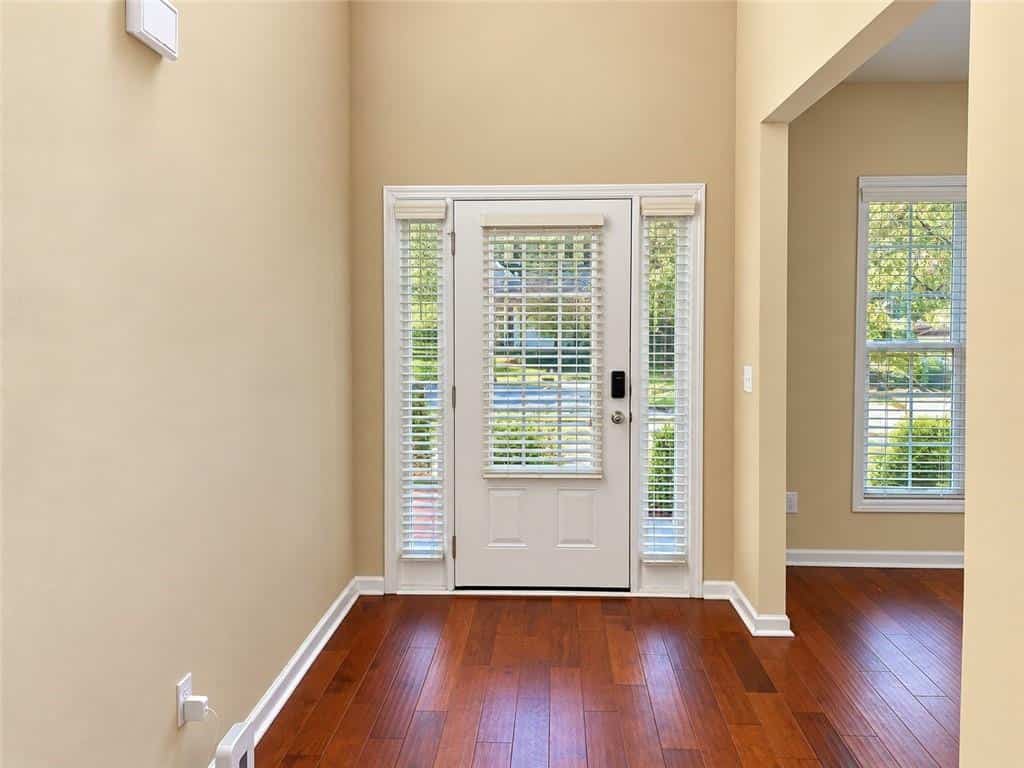 Listing photo 6