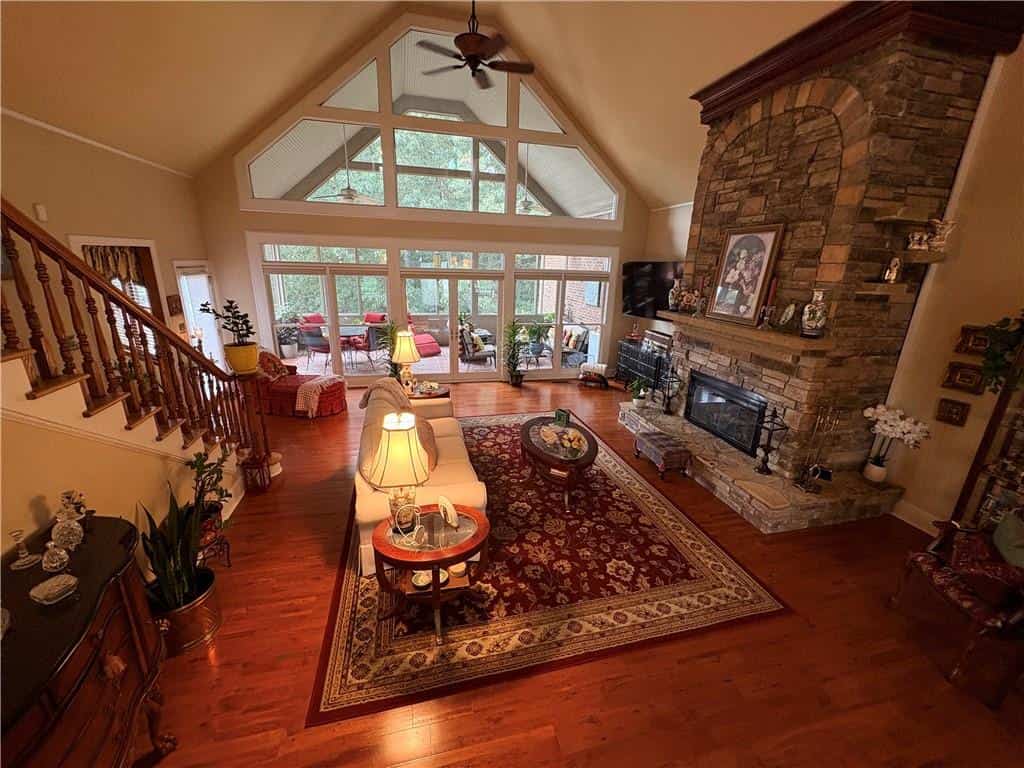 Listing photo 3
