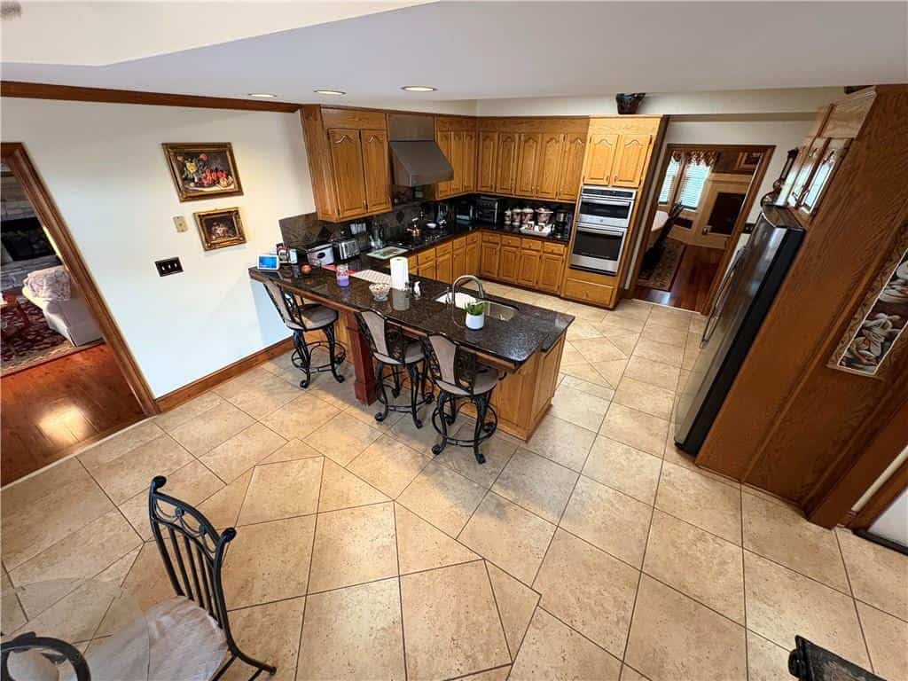 Listing photo 6