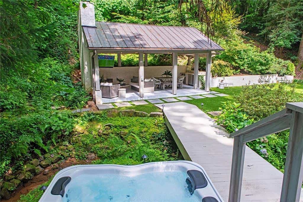 Listing photo 4
