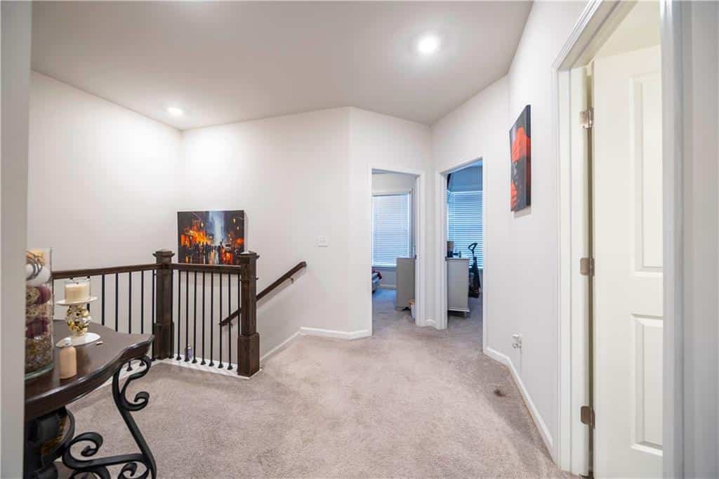 Listing photo 6