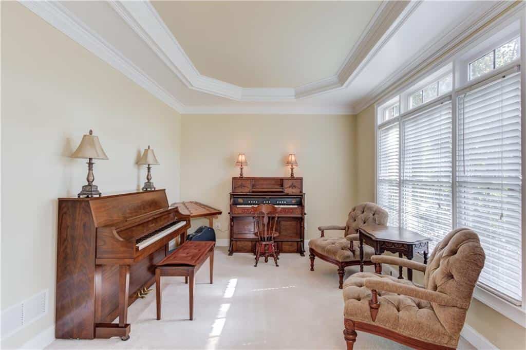 Listing photo 6