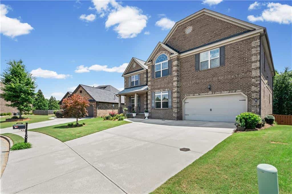 Listing photo 3