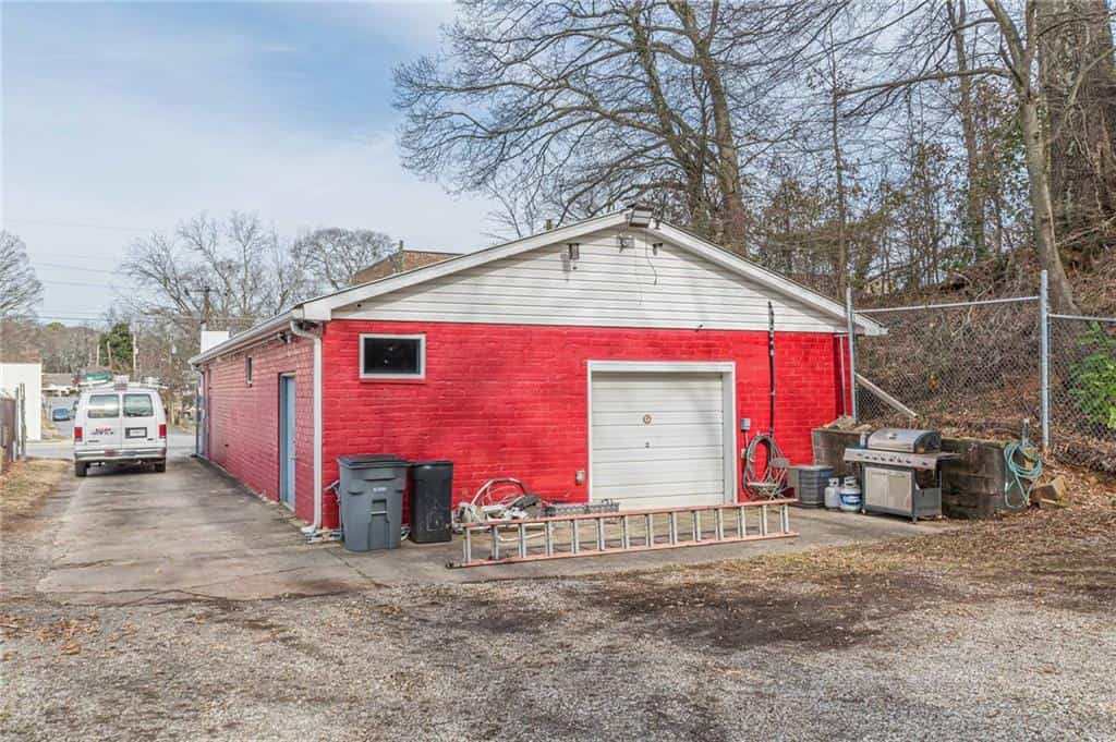 Listing photo 6
