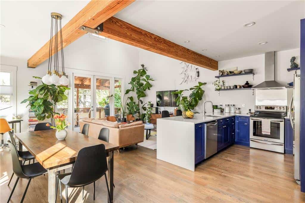 Listing photo 6