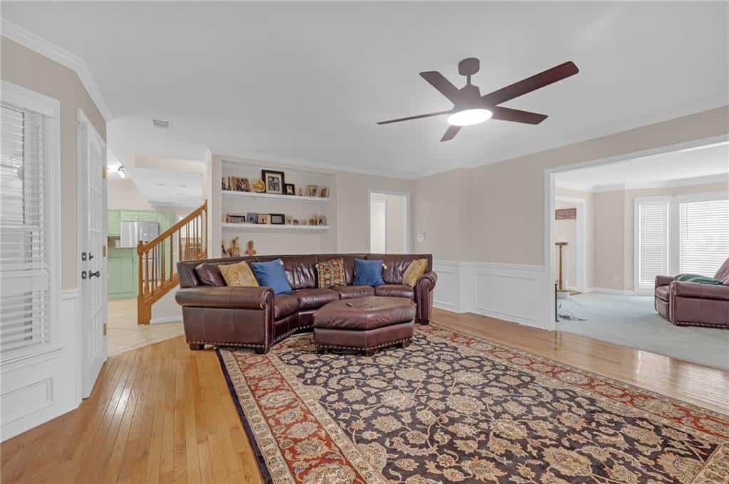 Listing photo 6